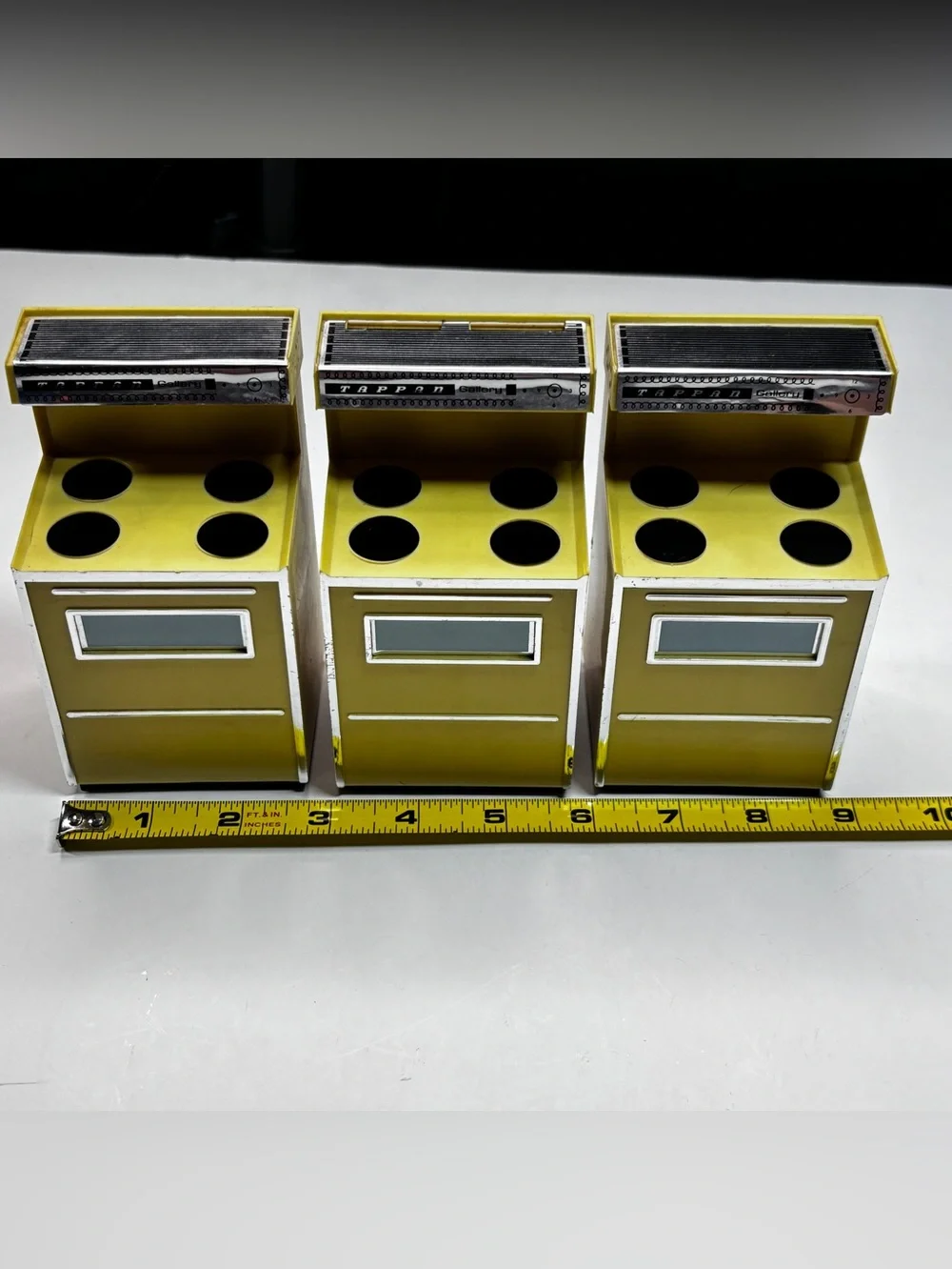 Tappan Yellow Stove Range Plastic 2 Salt & Pepper Shakers 1 Salesman Sample Vtg